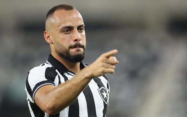 Atacante tem proposta do futebol mexicano e pode deixar o Botafogo ainda nesta janela