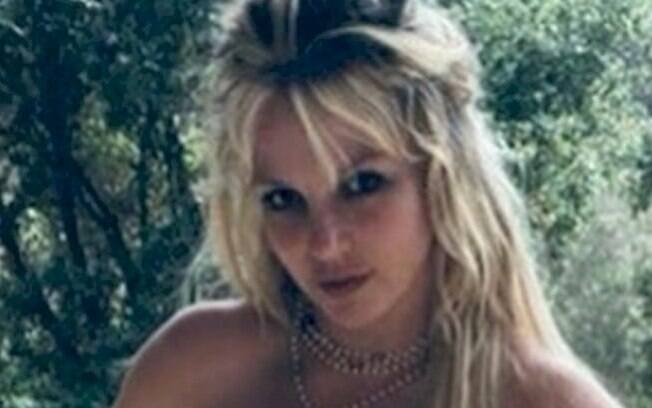Britney Spears critica paparazzi que a esperava em hotel em meio a um problema de saúde