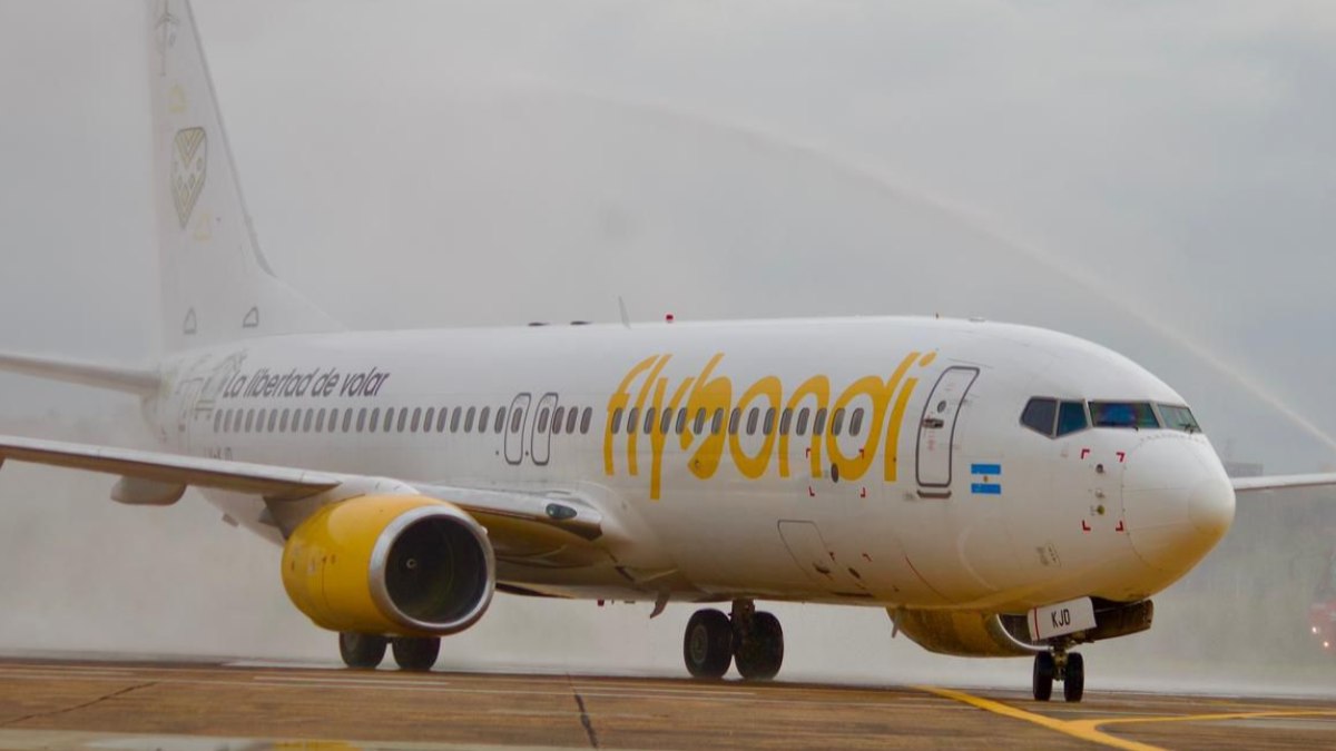 Anac limita venda de passagens aéreas da Flybondi no Brasil