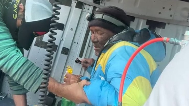 Guia desaparecido há uma semana no Everest é encontrado vivo