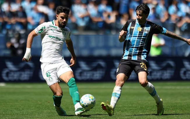Flaco López em ação com a camisa do Palmeiras na temporada Flaco López em ação com a camisa do Palmeiras na temporada