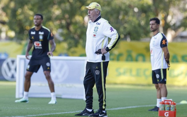 Carlo Ancelotti minimizou as críticas e vê futuro no trabalho na Seleção