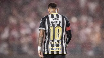 Neymar%20quebra%20sil%C3%AAncio%20ap%C3%B3s%20queda%20e%20lan%C3%A7a%20mensagem%20enigm%C3%A1tica