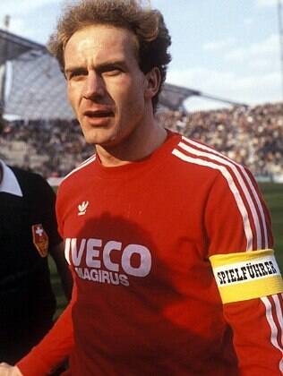 Rummenigge brilhou pelo Bayern