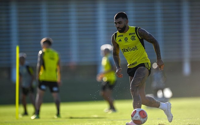 Gabriel durante treino pelo Flamengo