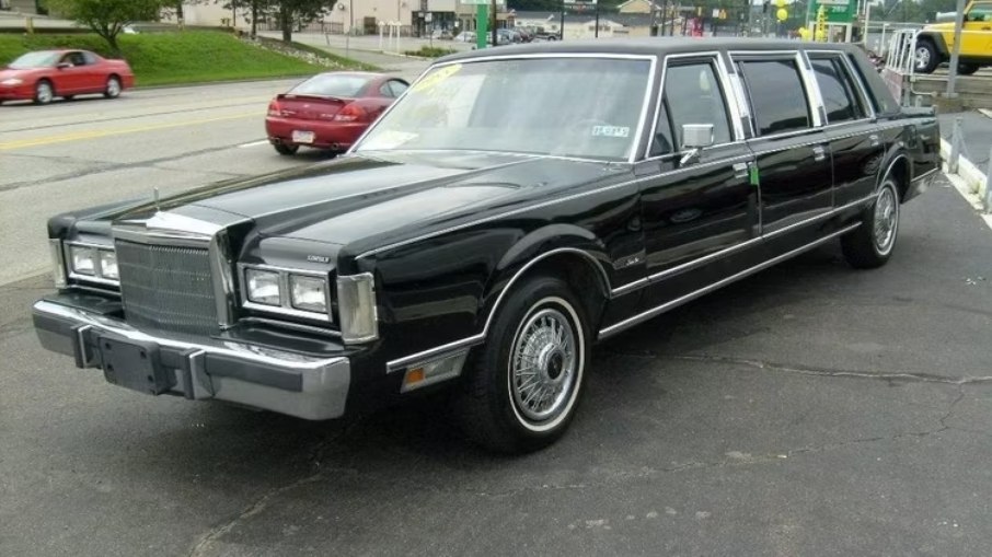 Lincoln Town car III Р»РёРјСѓР·РёРЅ