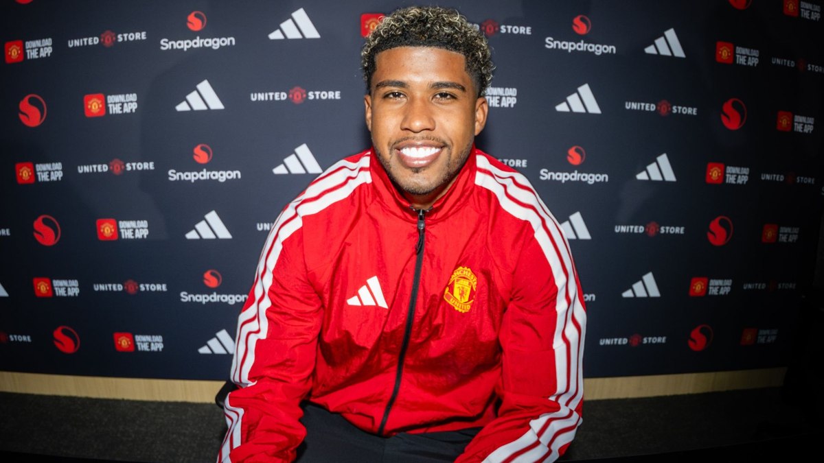 Ex-Vasco Andrey Santos é o novo reforço do Manchester United para vaga de Casemiro