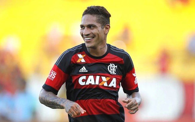 Atacante peruano chegou a acordo com o clube após disputa judicial