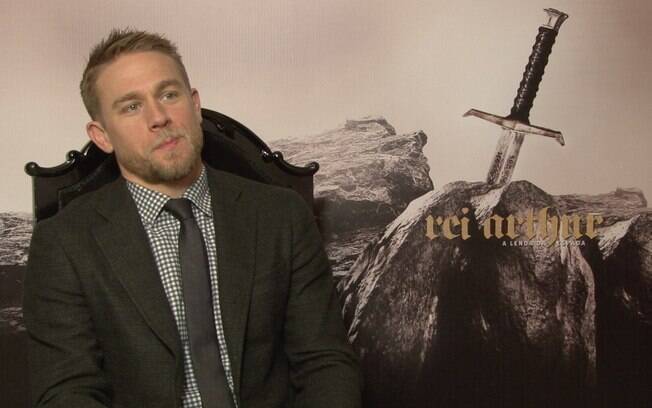 Charlie Hunnam veio ao Brasil para promover o filme 