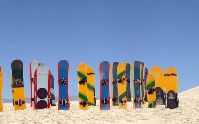 O que fazer em Florianópolis: surfar nas dunas da Praia da Joaquina é uma experiência que não pode faltar no roteiro