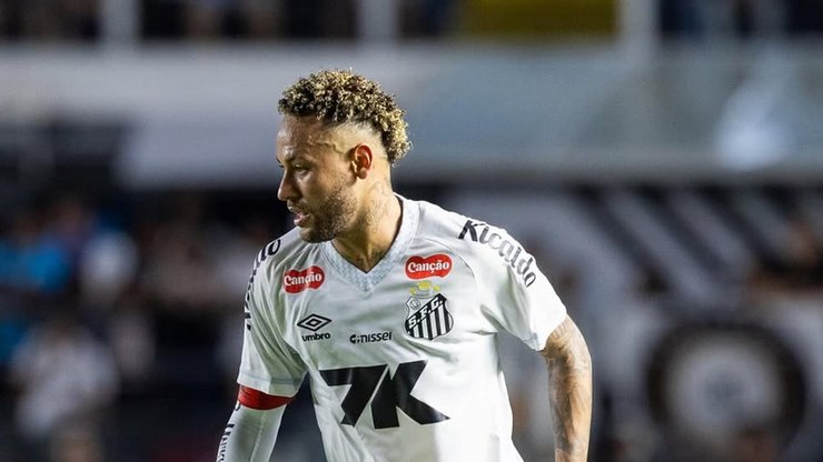 Neymar se irrita e detona volante do Vasco: "Babaca"