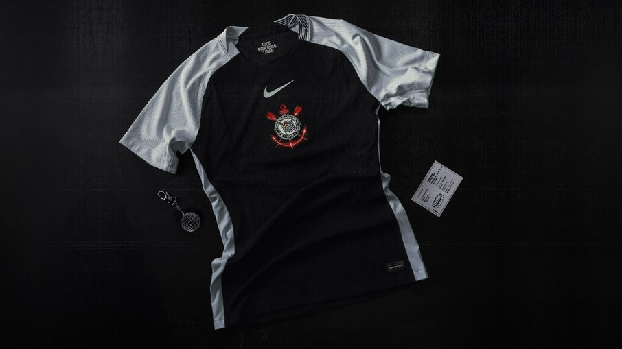 Camisa do Corinthians integra a coleção oficial do clube com a Nike e aparece com preço promocional para torcedores Camisa do Corinthians integra a coleção oficial do clube com a Nike e aparece com preço promocional para torcedores