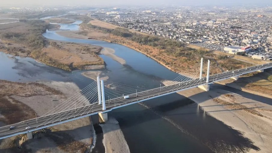 Ponte sobre o rio Tone, no Japão, em que o brasileiro teria assassinado mulher.