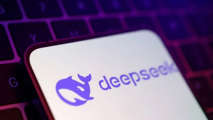 DeepSeek desafia gigantes com IA econômica e impacta mercados globais