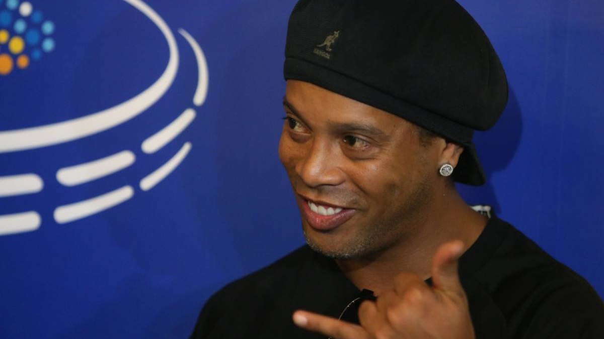 La entrada de Ronaldinho al fútbol mexicano: ‘Faltas, fiestas y playa’