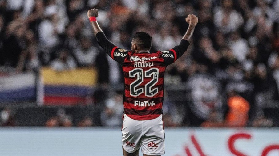 Rodinei tem futuro indefinido no Flamengo