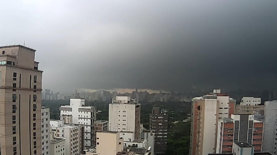 Chuva forte atinge São Paulo na manhã desta quinta-feira (23)