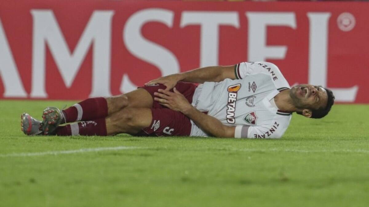 Fred se isola como jogador que mais defendeu o Fluminense na Libertadores, mas se lesiona e sai