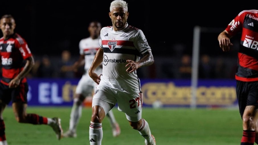 São Paulo e Flamengo medem forças pelo Brasileirão