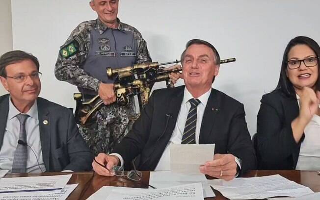 Bolsonaro só derrota Boulos Bolsonaro só derrota Boulos