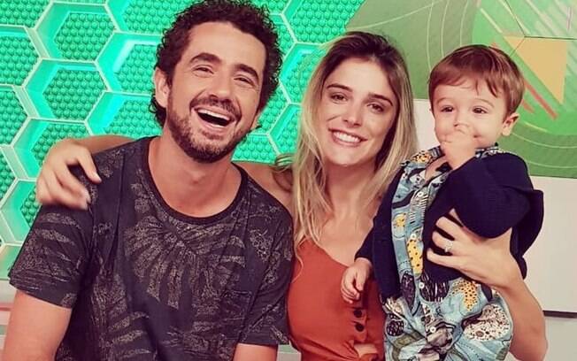 Felipe Andreoli e Rafa Brites com o filho Rocco