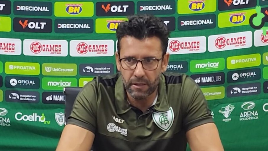 Alberto Valentim avaliou o bate-boca no clássico 