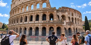 Turistas reclamam de fechamento do Coliseu após morte de operário