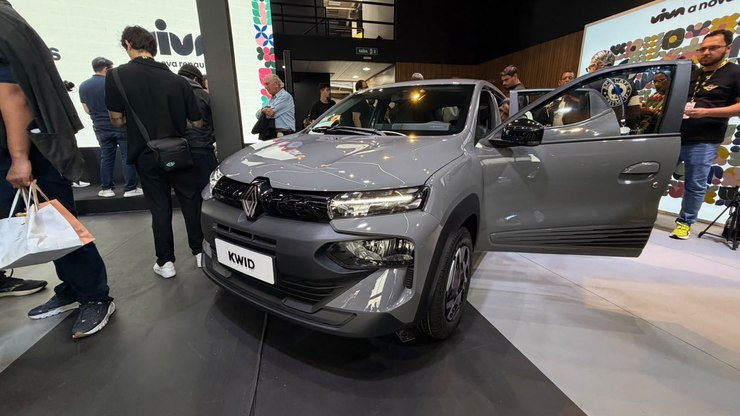 Renault Kwid 2027 muda visual e ganha tela de 10,1”
