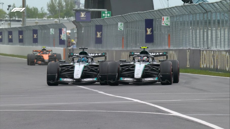 Momento em que as Mercedes se tocam Momento em que as Mercedes se tocam