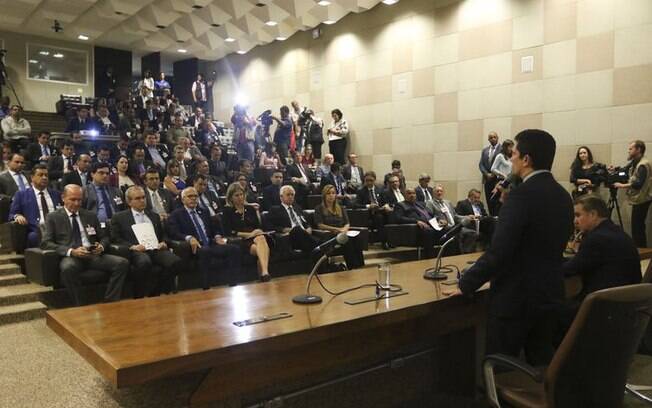 ministro da Justiça e Segurança Pública, Sergio Moro, debate o Projeto de Lei Anticrime, já encaminhado pelo governo ao Congresso Nacional, com prefeitos