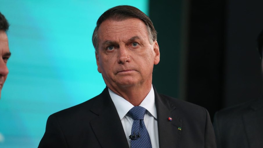 Bolsonaro durante debate presidencial da TV Globo