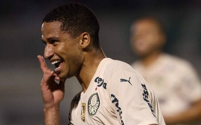 Murilo celebra mais um gol pelo Palmeiras e explica 'corrida' ao banheiro após o apito final