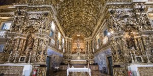 Reforma da 'igreja de ouro' depende de projeto e apoio financeiro