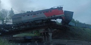 Duas pontes desabam em locais distintos na Rússia e deixam mortos