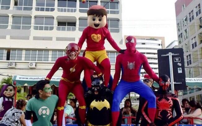 Super-heróis trabalhavam como animadores de trenzinho na avenida Beira Mar