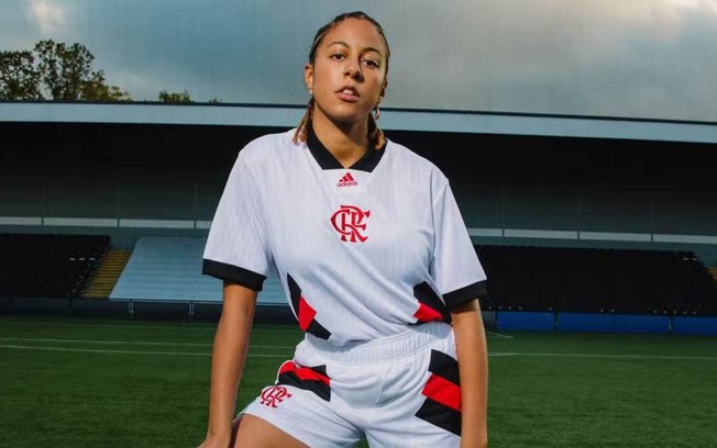Adidas lança coleção com camisa retrô do Flamengo
