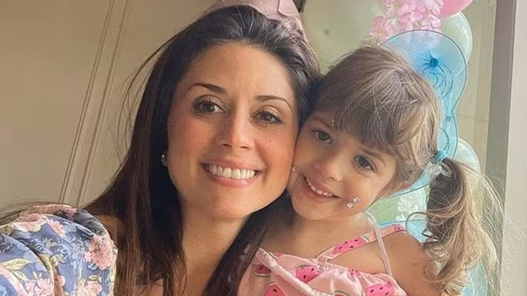 Brasileira%20mata%20filha%20de%204%20anos%20ap%C3%B3s%20perder%20guarda%20nos%20EUA