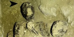 Tumba de 2.700 anos revela 16 múmias e um cão junto