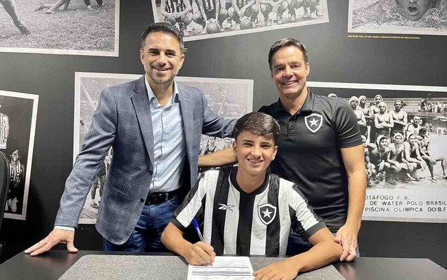 Martin e Rodrigo Caetano junto com Tiano Gomes no Botafogo