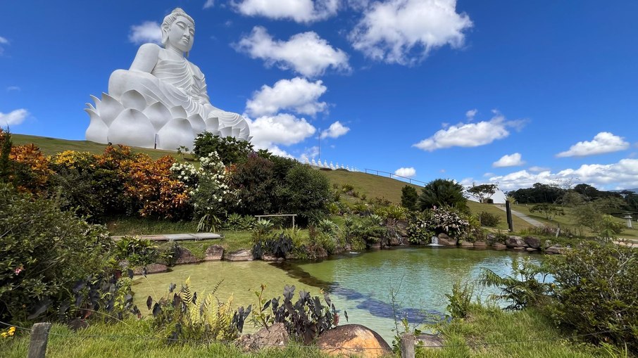 Estátua do Grande Buda - Mosteiro Zen Morro da Vargem - Ibiraçu (ES) Estátua do Grande Buda - Mosteiro Zen Morro da Vargem - Ibiraçu (ES)