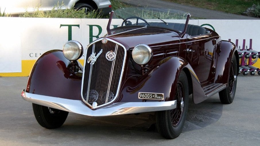 A grade do Alfa Romeo 6C 2300 foi a precursora e serviria de inspiração para a 