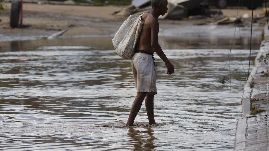 Chuva deixou estragos em Belford Roxo, na Baixada Fluminense