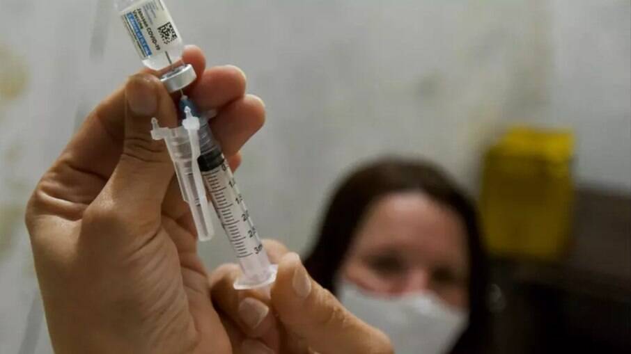 Aplicação da vacina da Janssen em Campinas.