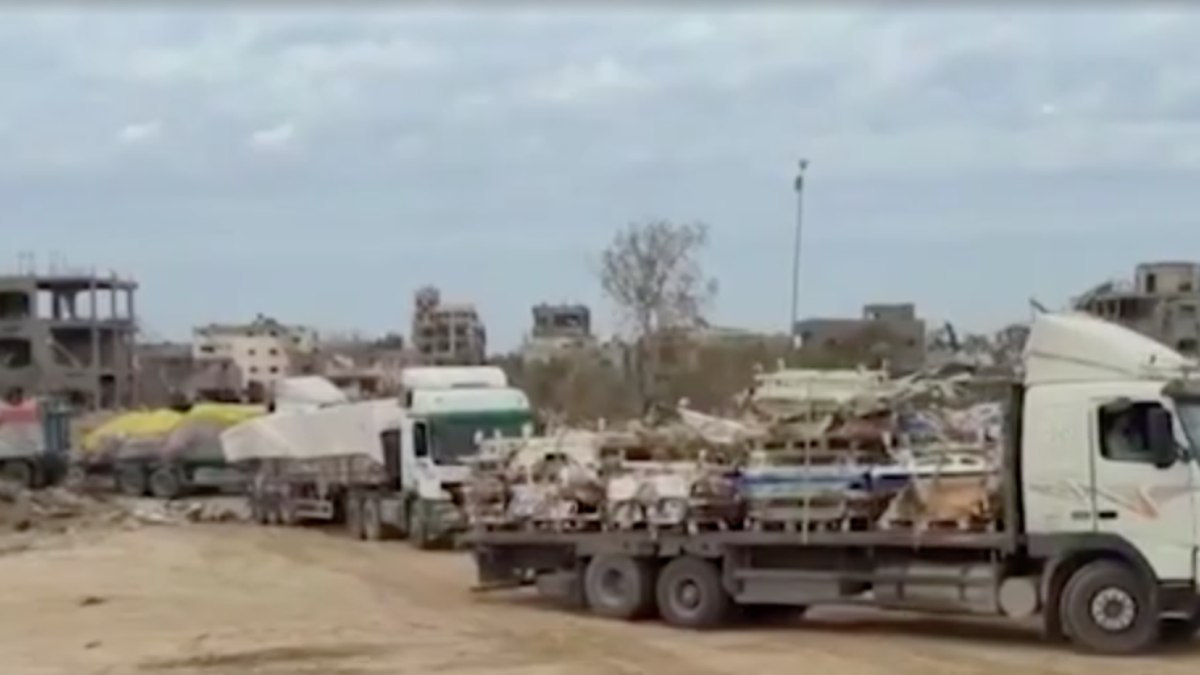 Caminhões de ajuda humanitária entrando em Gaza