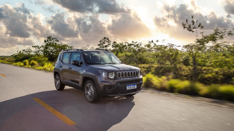 Jeep Renegade Longitude 2026 na estrada Jeep Renegade Longitude 2026 na estrada