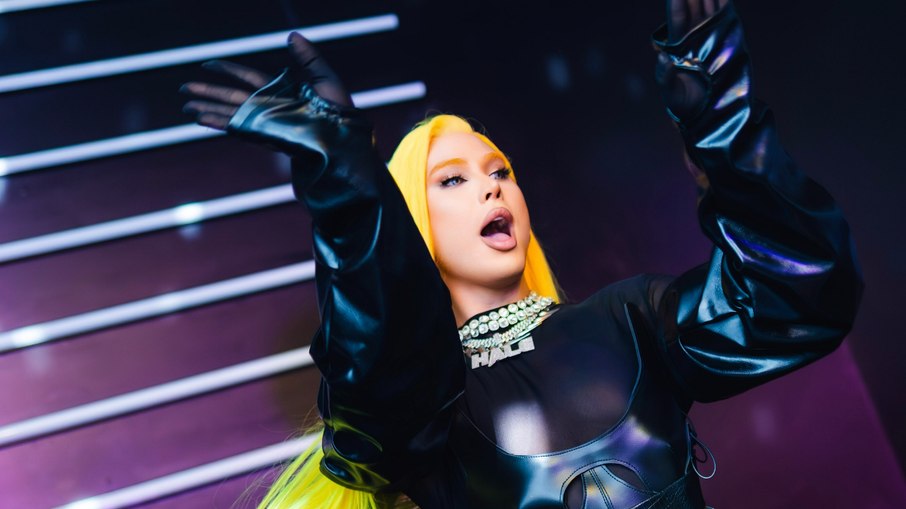 Halessia é uma famosa influenciadora e drag queen
