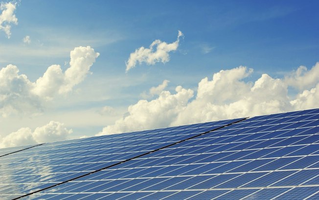 Investimentos em energia solar superam R$ 32,9 bi em 2025