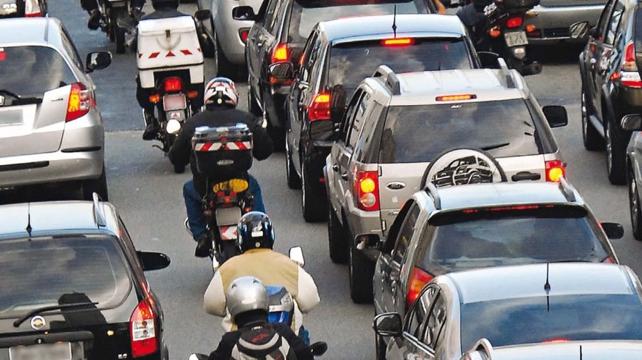 Tráfego de moto no ''corredor'' é um dos causadores de acidente no trânsito 