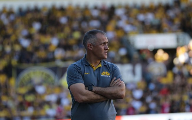 Eduardo Baptista chega com a missão de salvar o Inter do rebaixamento