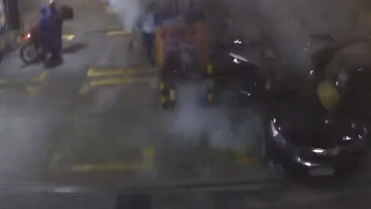 VÍDEO: carro explode em posto de gasolina e deixa um morto